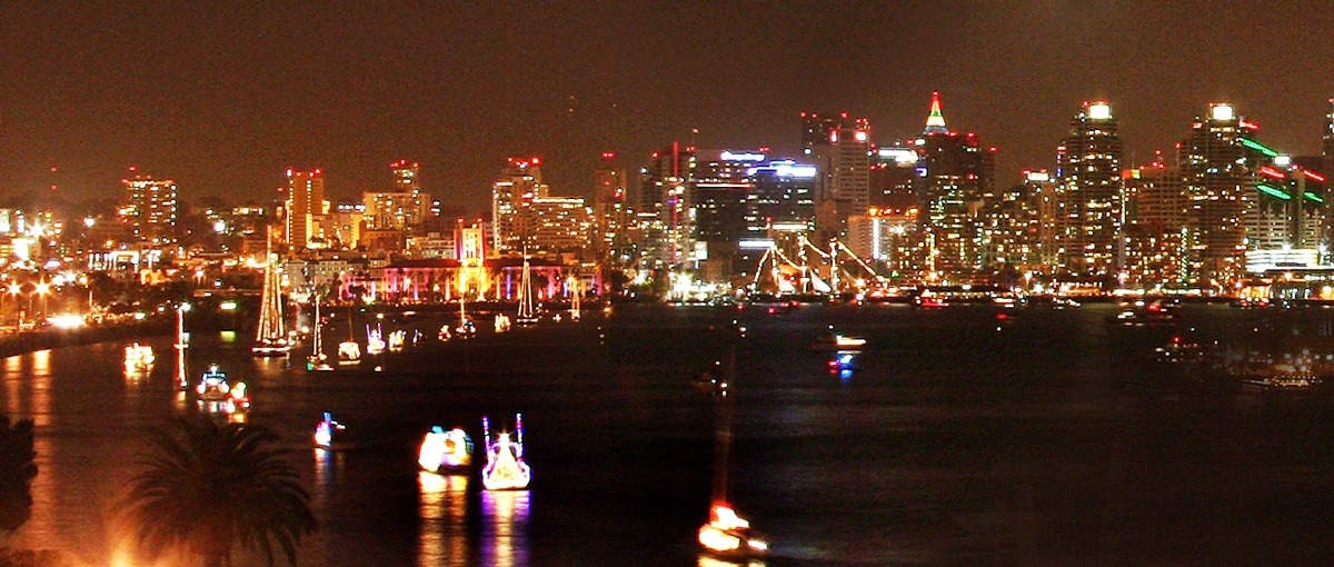 Downtown_Skyline_ParadeofLights-1200x630